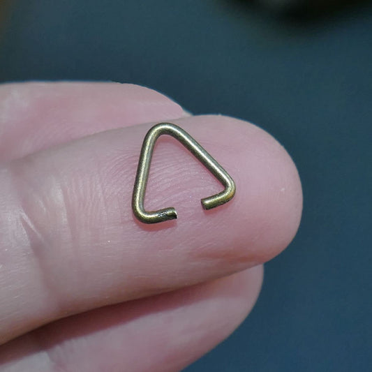 20x Bronze Triangle Pendant Bails, Strong 9mm Triangle Connectors , Jump Rings, Pinch Bails H002