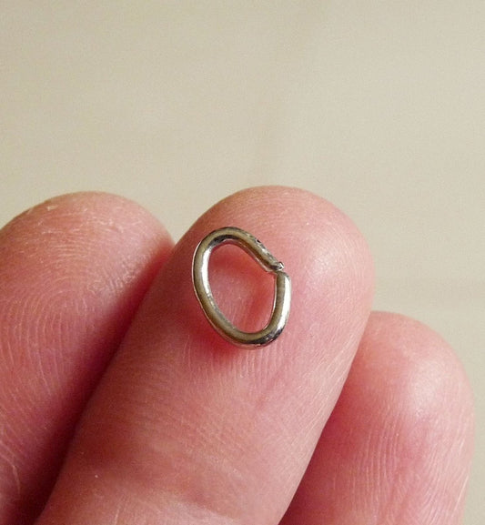 30x Oval Jump Rings 16 Gauge, Silver tone 9mm x 6.5mm Steel Jump Rings, Open Rings, Jewelry Findings D145